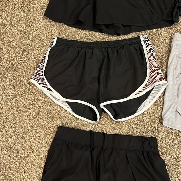 5 large womens shorts - Picture 3 of 8